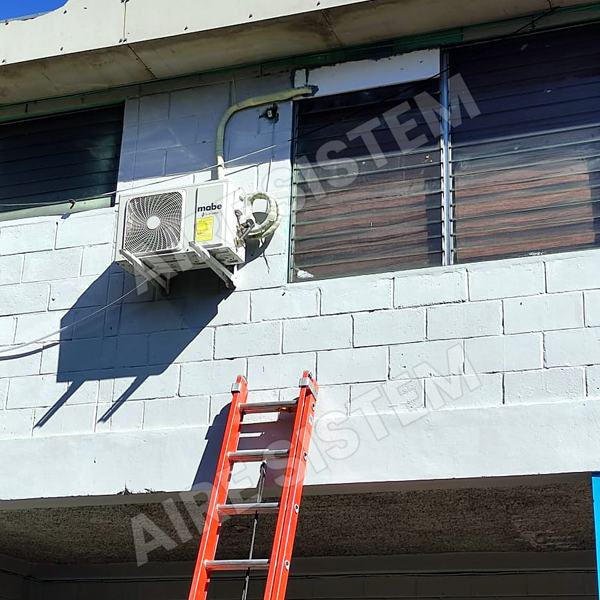 Condensadoras en pared – Aire Sistem, El Salvador